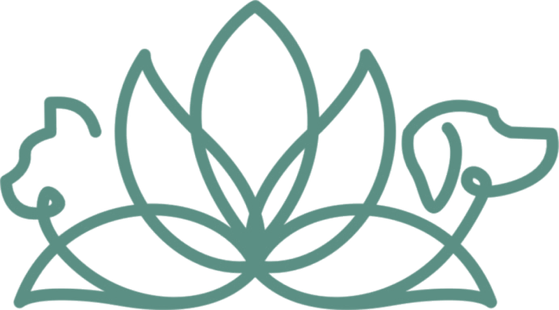 Flor de loto con un gato y un perro, símbolo de Lotus Vet